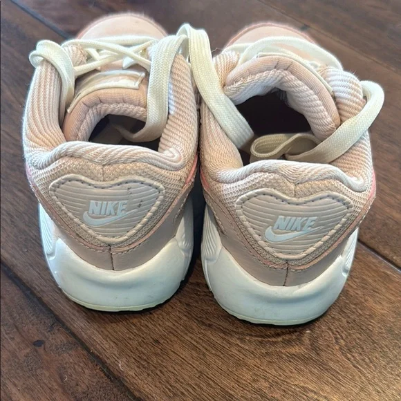 Nike Kids Pink Airmax Sneakers GUC 6c - Picture 3 of 8